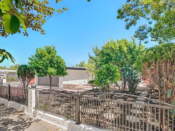 3rd image of 1267 Torrance Ave