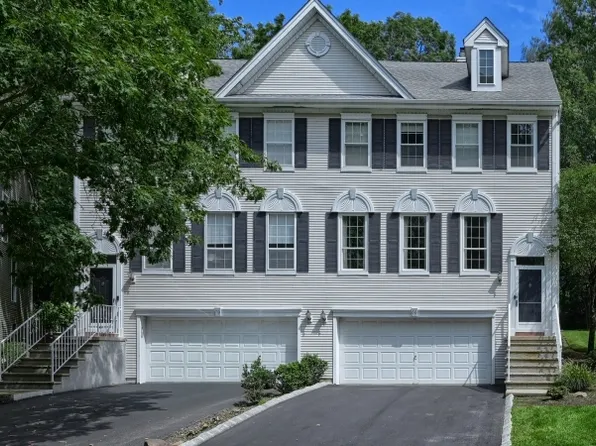 66 Whimble Ct, Wayne Twp., NJ 07470
