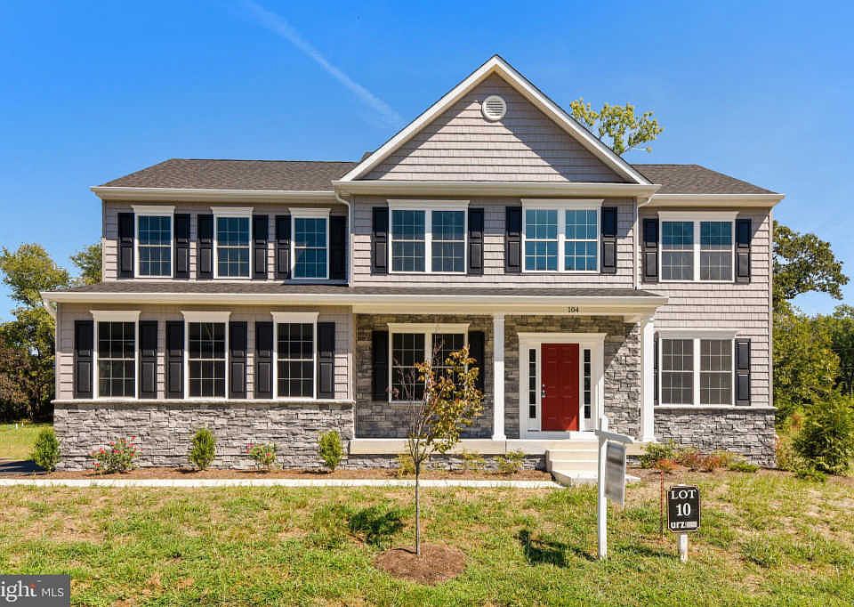 1st image of 104 Barbaro Ct