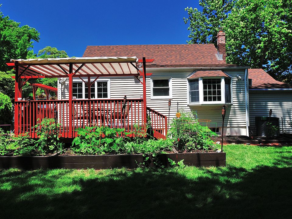 Backyard Deck and Pergola