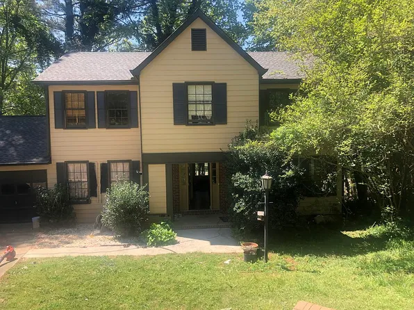1477 Thornhill Ct, Lilburn, GA 30047