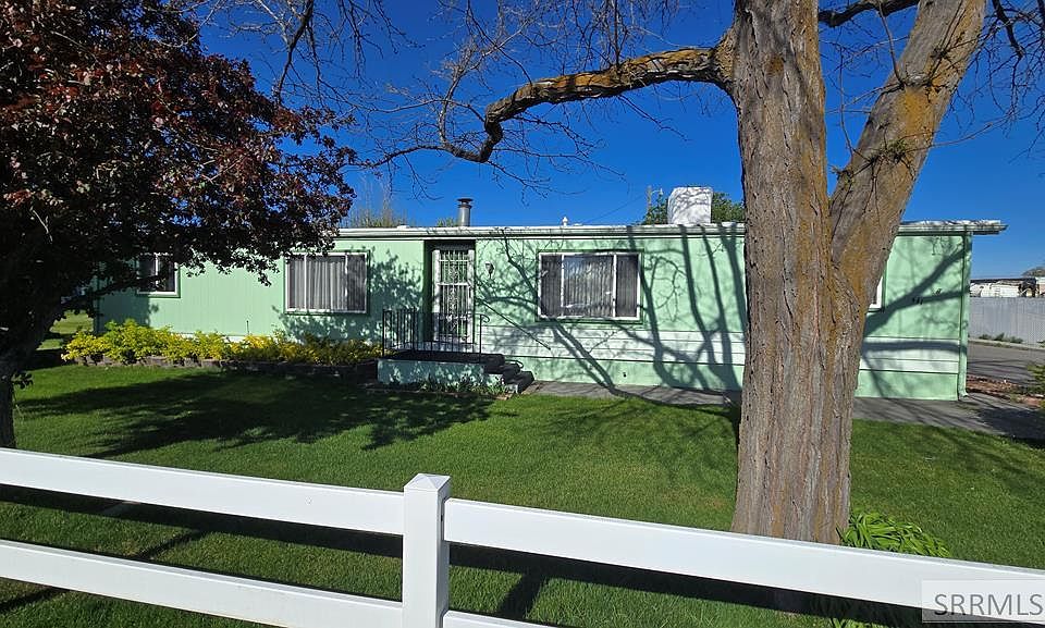 1st image of 441 Cedar St