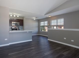 1350 W Indian Trl APT 16, Aurora, IL 60506