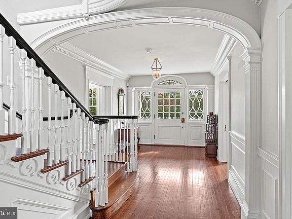 5th image of 422 Dorset Rd