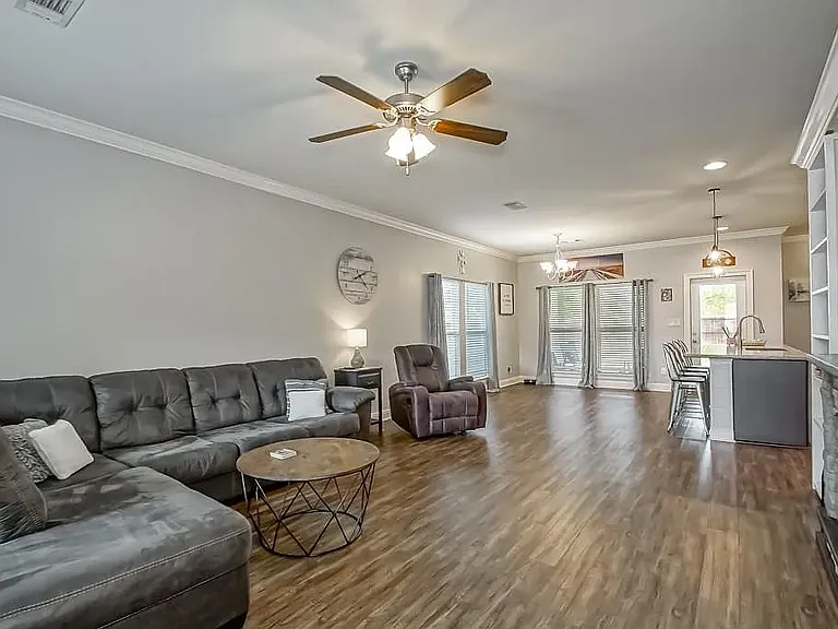 59450 Spring Dr — Photo 2