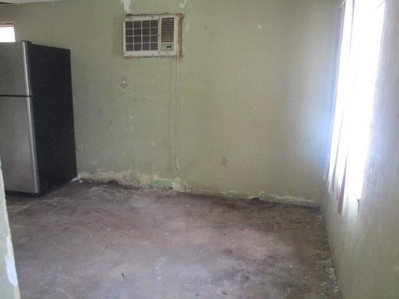 3rd image of 1770 NW 25th Avenue
