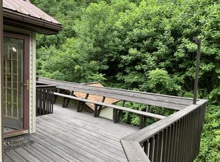 231 Scrabble Creek Rd, Gauley Bridge, WV 25085