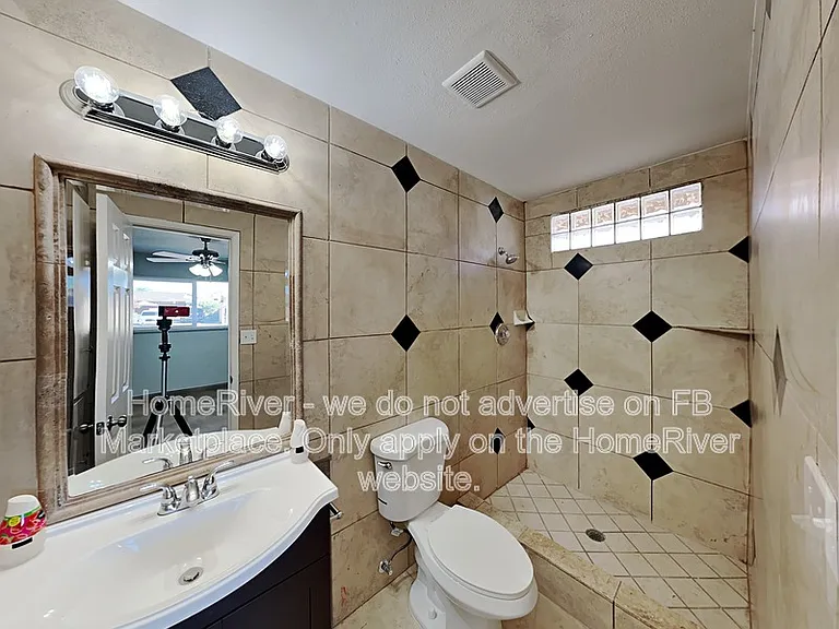 4631 W Claremont St — Photo 13