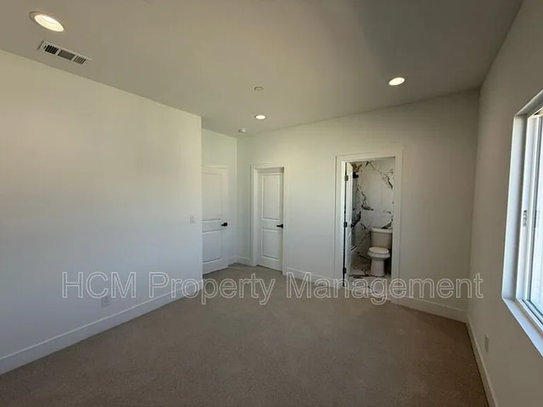 7643 14th St — Photo 12