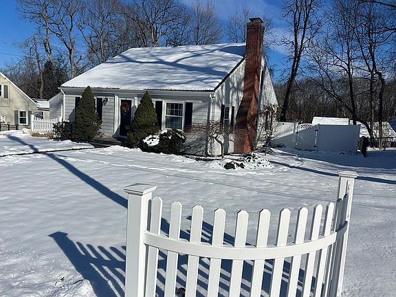 3rd image of 61 Westernview Cir