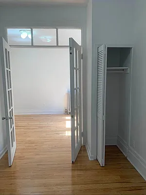 Rented by M.Grossman R.E. Management | media 5