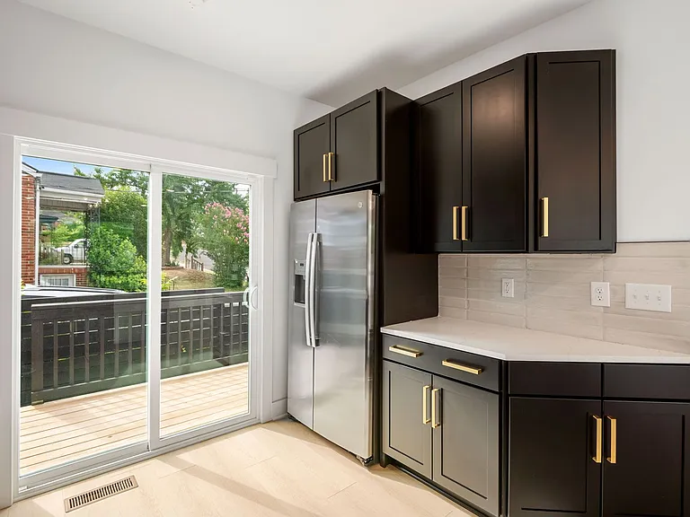 801 Massey Ave — Photo 7