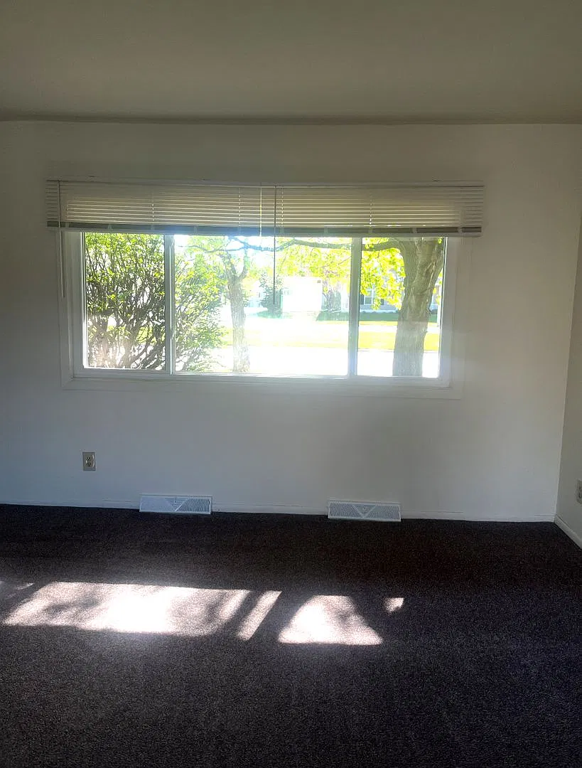 3 Bedroom 2 1/2 Bath Townhome — Photo 4