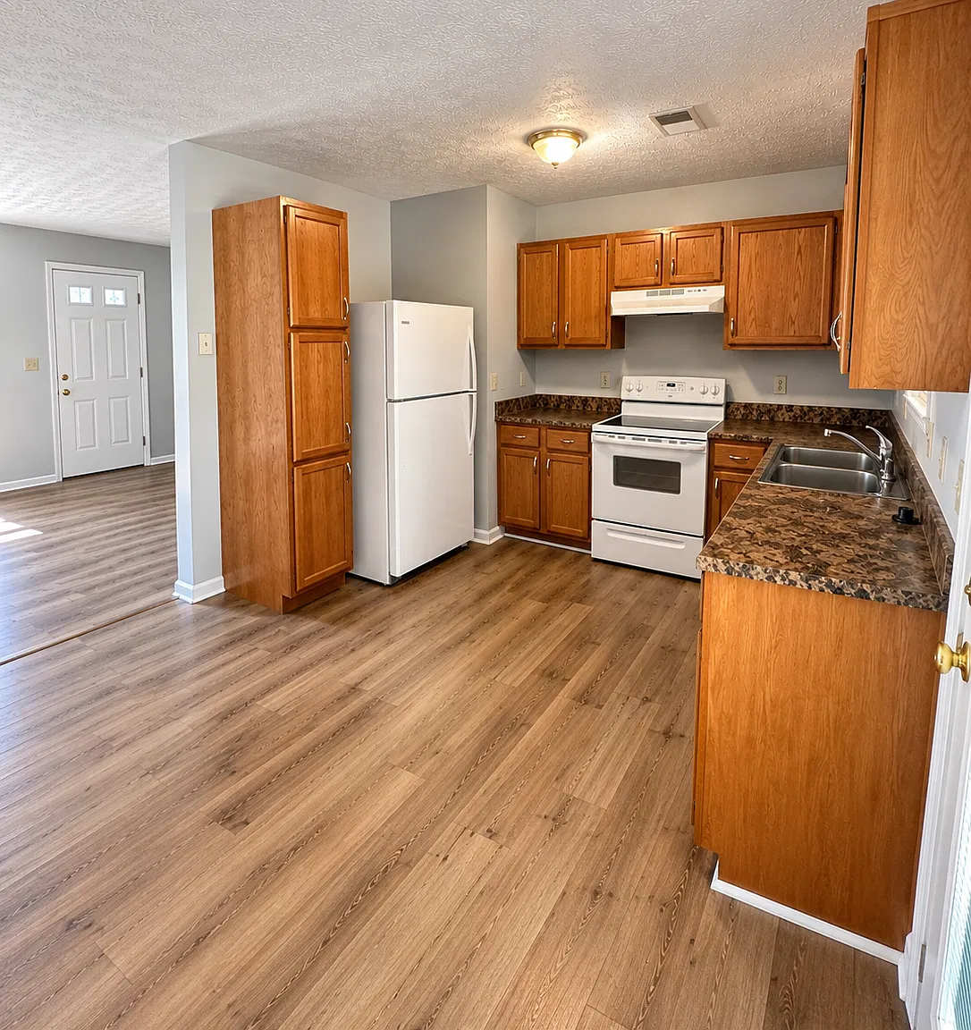 3 bed, 1.5 bath, 1000 sqft, $1,200 — Photo 3