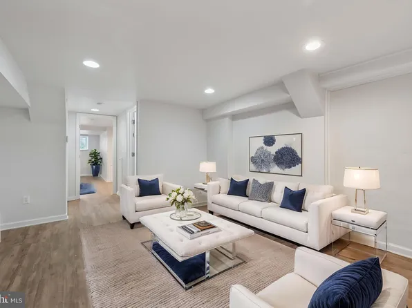 1315 S 56th St, Philadelphia, PA 19143