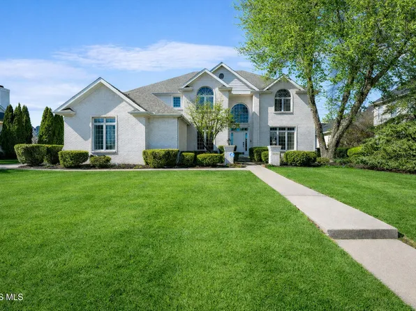 26281 Seminary Rd, Perrysburg, OH 43551