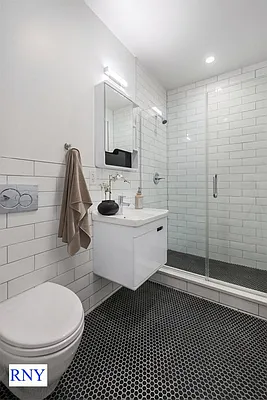 Rented by REAL New York | media 18