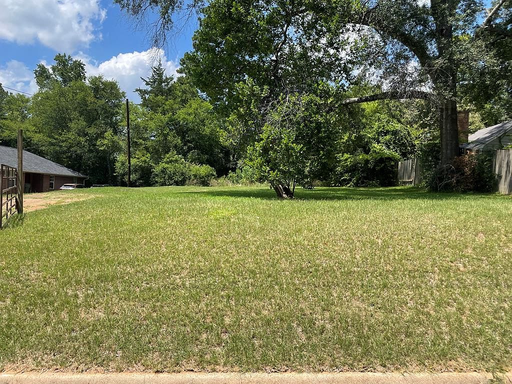 224 Travis St, Nacogdoches, TX 75965 Zillow