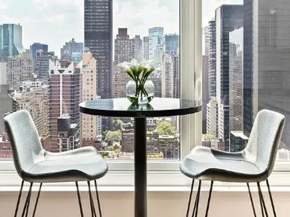 232 East 54th Street image 5 of 15