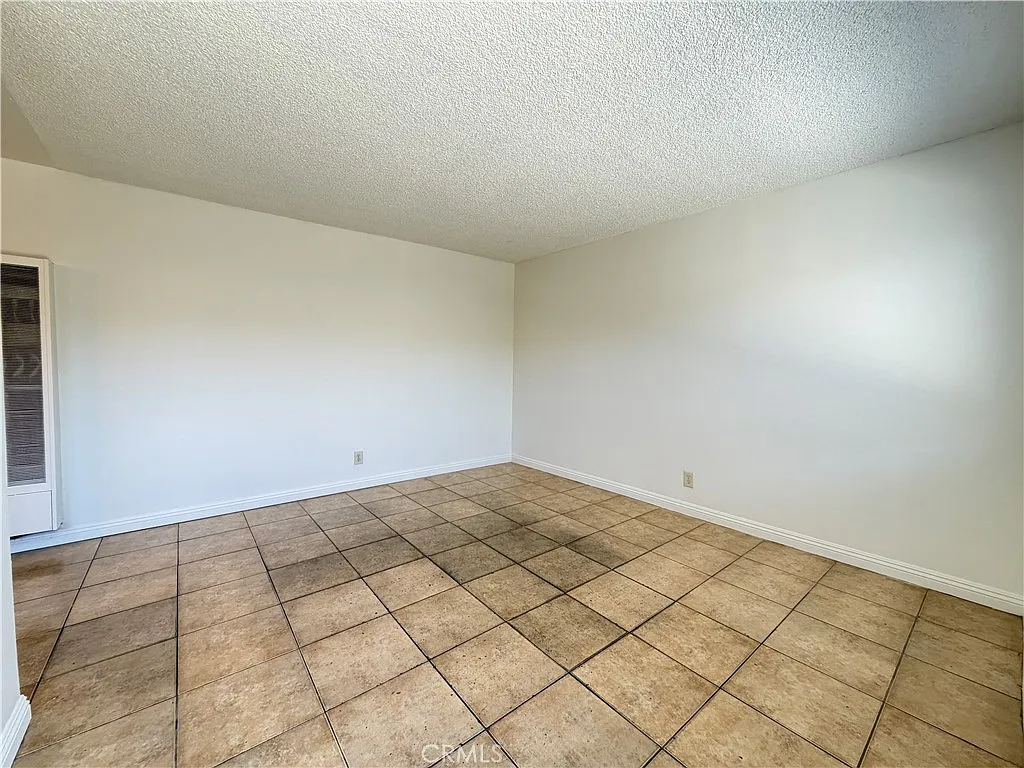 1 bed, 500 sqft, $1,650 — Photo 3