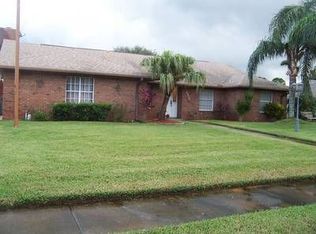 2217 Woodlawn Cir, Melbourne, FL 32934