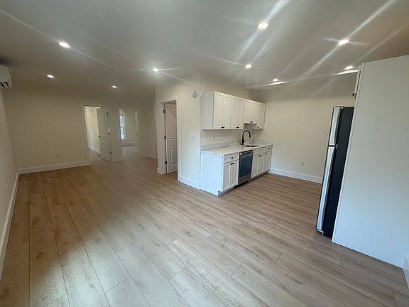 3rd image of 24 Stone St Suite 120