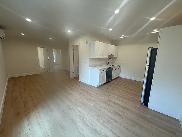 24 Stone St #120 — Photo 3