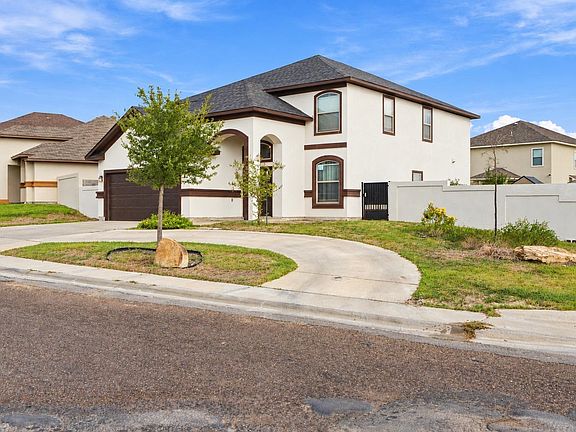 5th image of 301 Ladera Dr