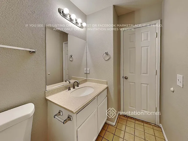 9678 Lansing Cir — Photo 17
