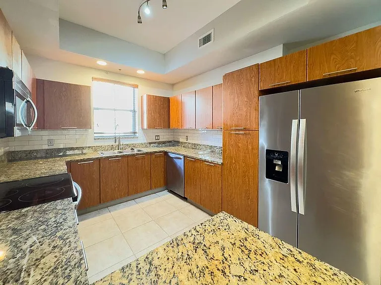 2322 Vintage Dr — Photo 35
