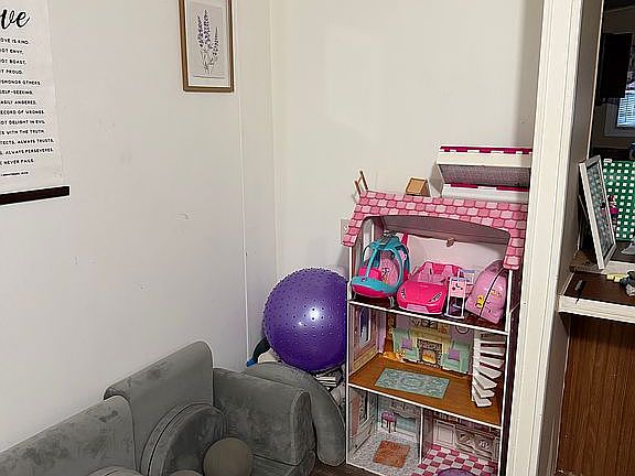 2nd image of 8421 Yellowstone Dr