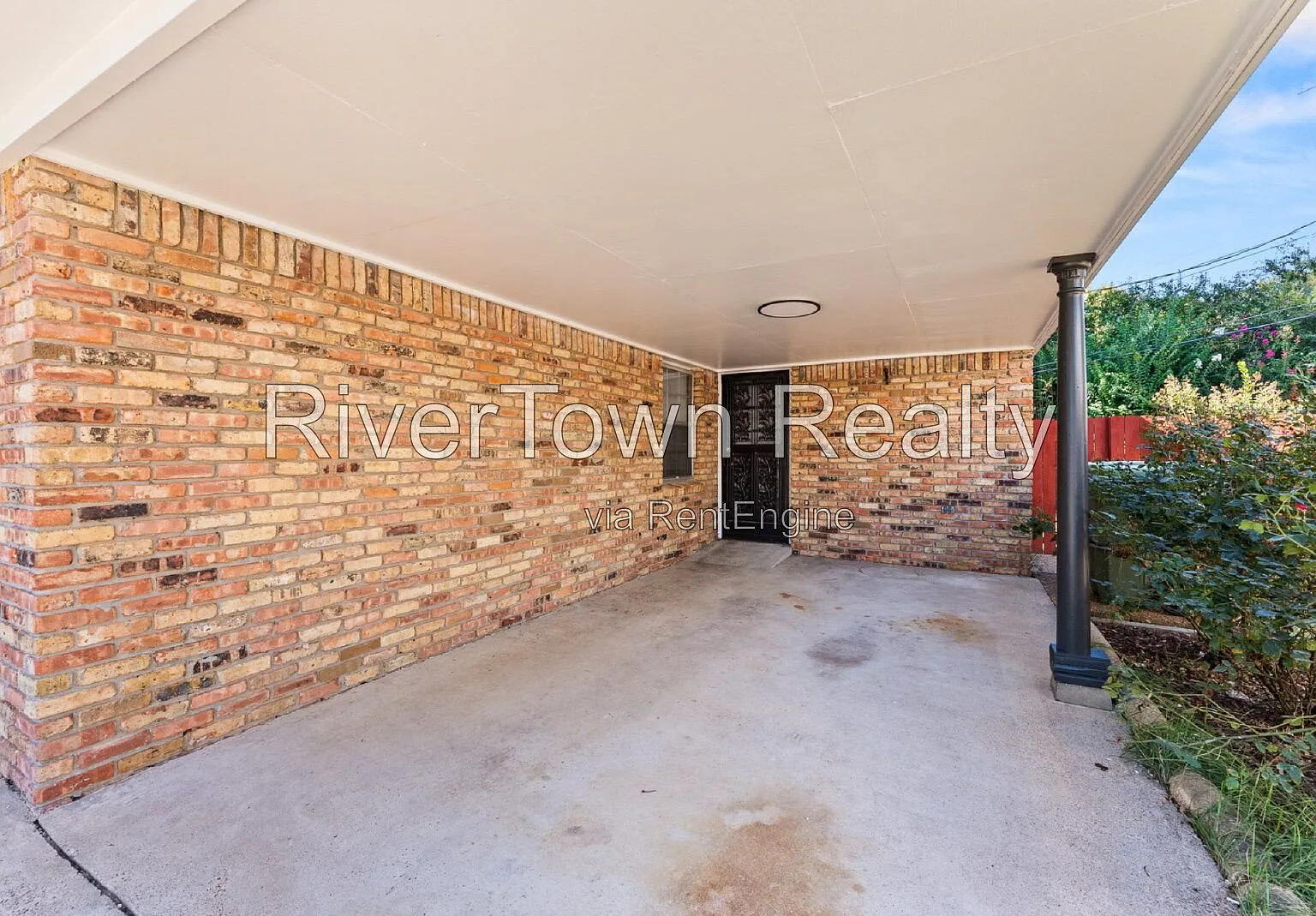 3 bed, 1.5 bath, 1412 sqft, $1,295 — Photo 3