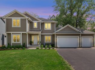 190 Yorkton Rdg, Little Canada, MN 55127