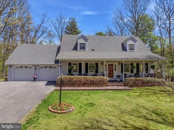 45 Cleaveland Acres Ct, Berkeley Springs, WV 25411