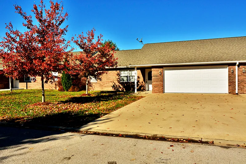 2 bed, 2.0 bath, $1,300 — Photo 2