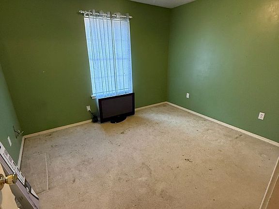 4th image of 1103 Aspen Ave