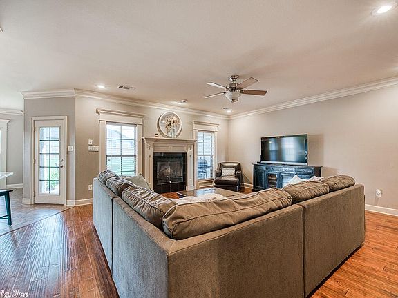 5th image of 140 Chapel Creek Dr