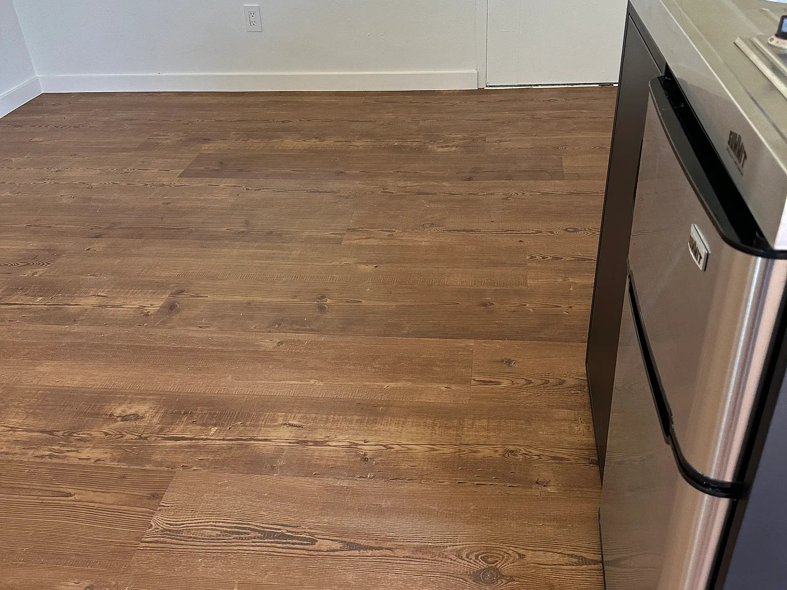 Studio, 300 sqft, $1,100 — Photo 4