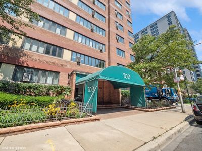 700 W Bittersweet Pl APT 808, Chicago, IL, 60613