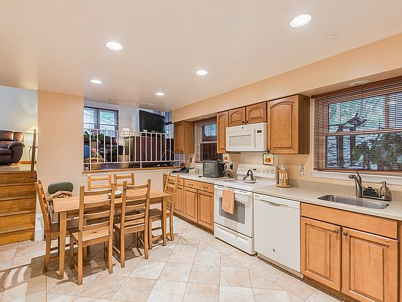 4th image of 4609 Tara Dr