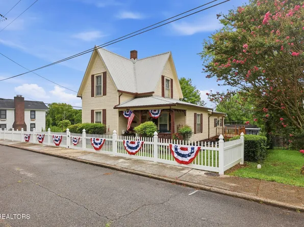 627 Medaris St, Clinton, TN 37716