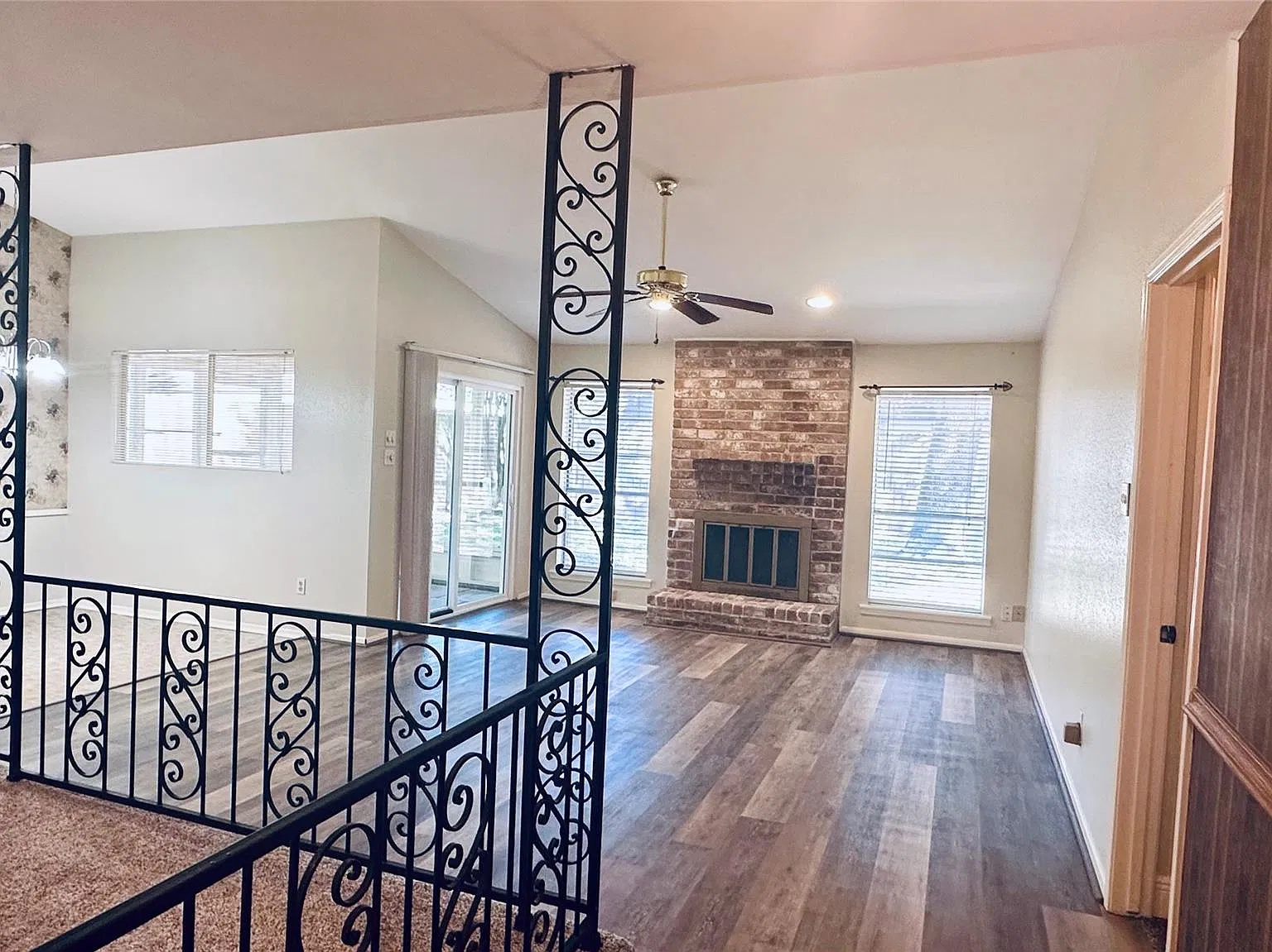 3 bed, 2.0 bath, 1452 sqft, $1,800 — Photo 4