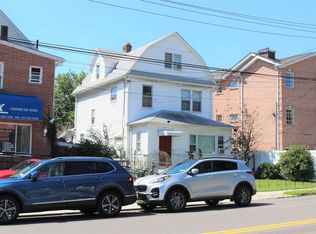 16106 Sanford Ave, Flushing, NY 11358