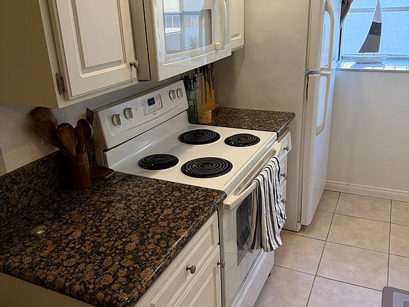 5th image of 3745 Villa Ter APT 5