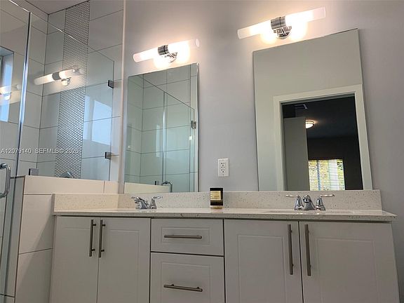 5th image of 803 E 28th St #8