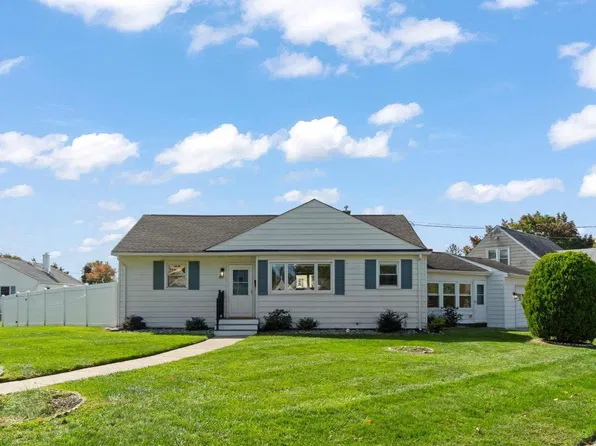 40 Woodbine Ave, Maple Shade, NJ 08052