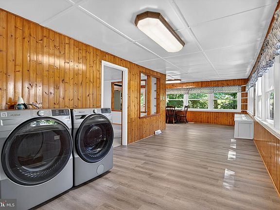 5th image of 140 Murphys Hollow Ln