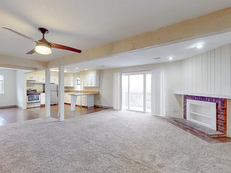 Skyline Apartments — Photo 13