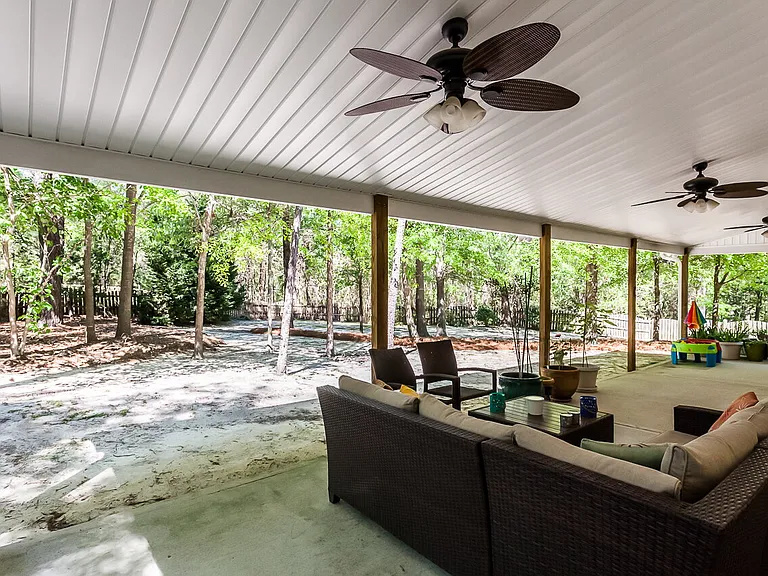 202 Castlebury Dr — Photo 7