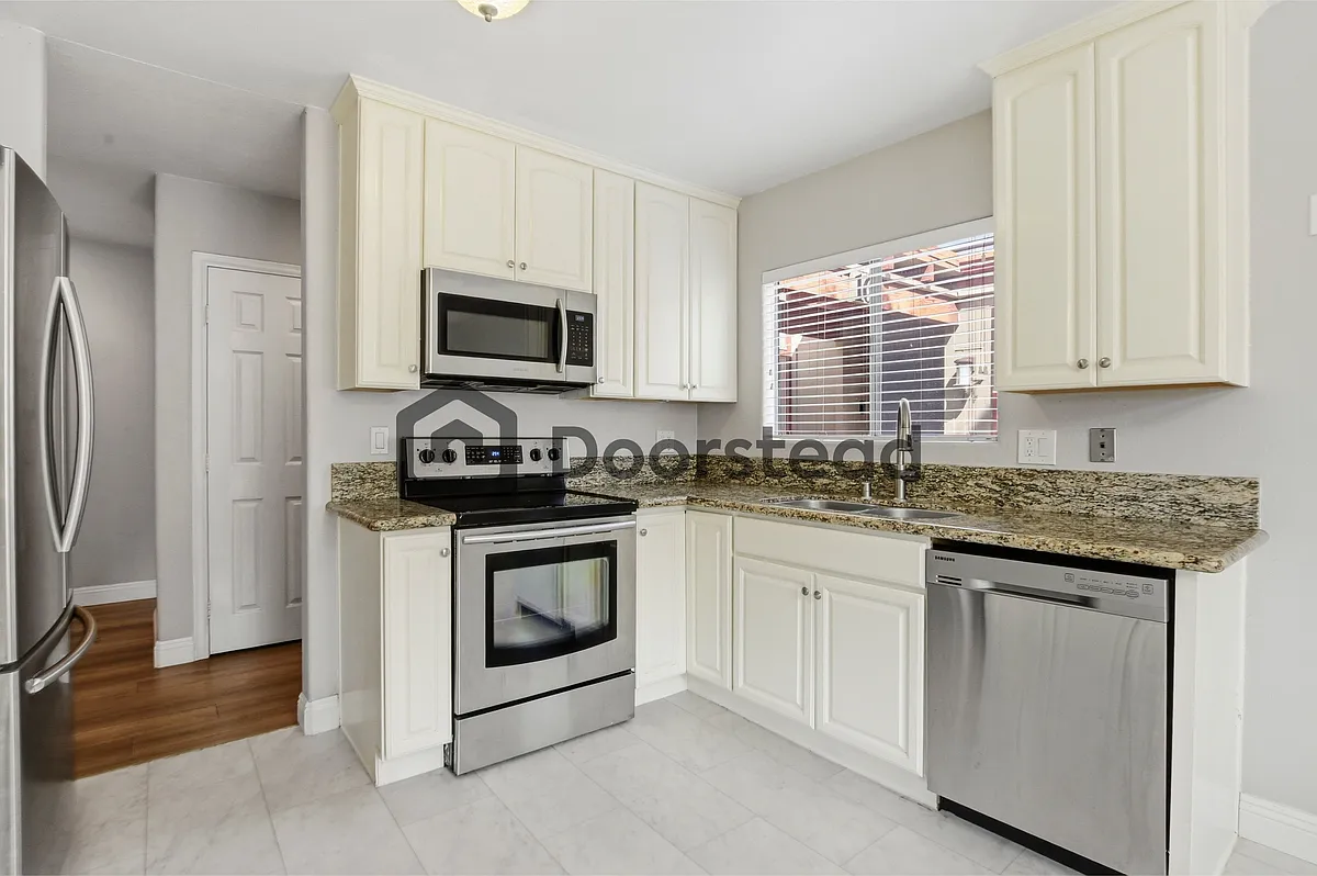 Building Photo - 5422 Adobe Falls Rd #15